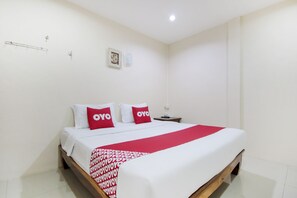 Suite, 1 Bedroom | 1 bedroom, desk, free WiFi, bed sheets - OYO 75331 Hareeya Hotel (Takua Thung)
