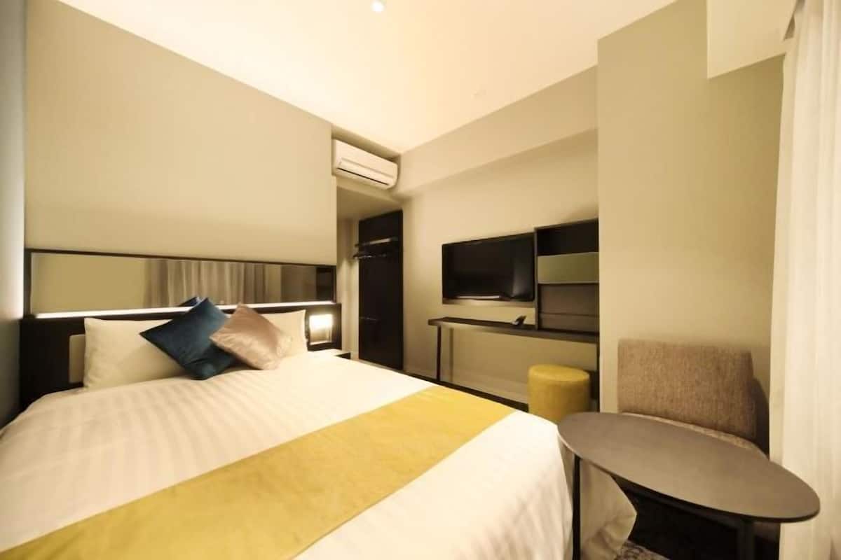 1 bedroom, desk, blackout curtains, free WiFi