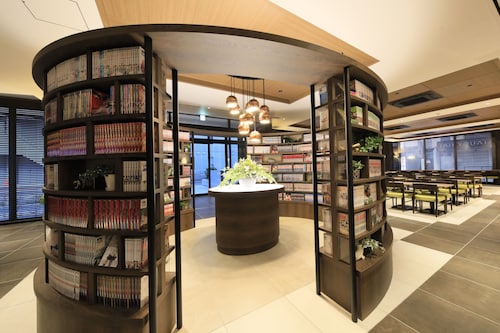 Quintessa Hotel Fukuoka Tenjin Comic & Books