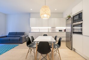 Dining - Chic apartment in the center next to La Concha (Donostia)
