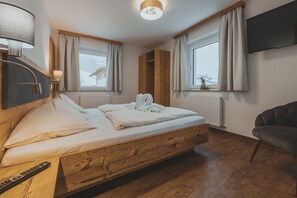 2 bedrooms, in-room safe, travel crib, free WiFi