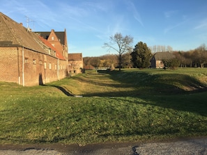 Graefte Suite | Courtyard view