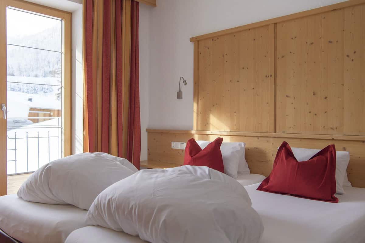 In-room safe, desk, laptop workspace, free WiFi