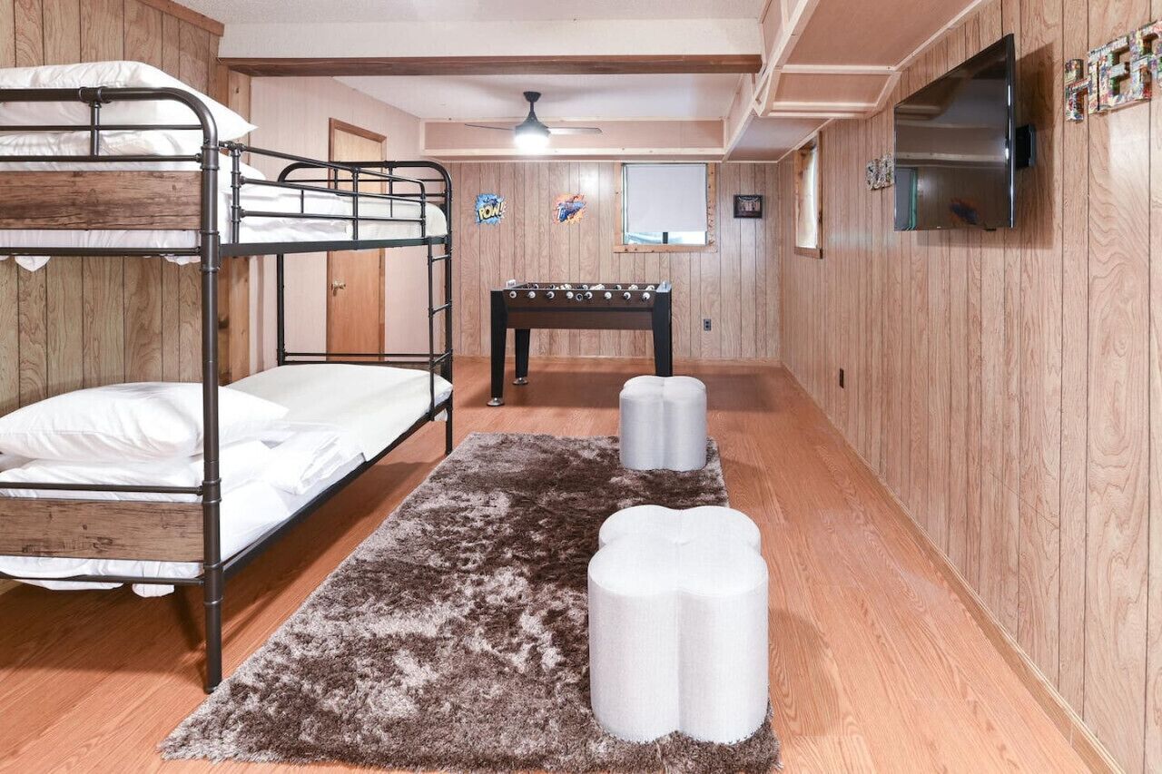 3 slaapkamers, een strijkplank/strijkijzer, gratis wifi, beddengoed