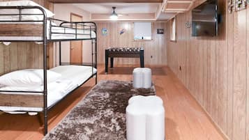 3 slaapkamers, een strijkplank/strijkijzer, gratis wifi, beddengoed