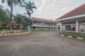 Front of property - Yehezkiel Hotel Lembang (Lembang)