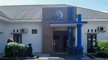 Fachada de la propiedad