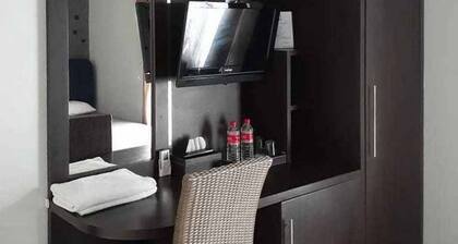 RedDoorz near Pantai Panjang Bengkulu 2