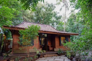 Front of property - Upala Java Huise (Bangunjiwo)