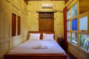 Exclusive Suite, 1 Queen Bed - Upala Java Huise (Bangunjiwo)