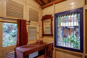 Exclusive Suite, 1 Queen Bed - Upala Java Huise (Bangunjiwo)