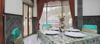 Hotel Lestari Near Lippo Plaza Mall Jember