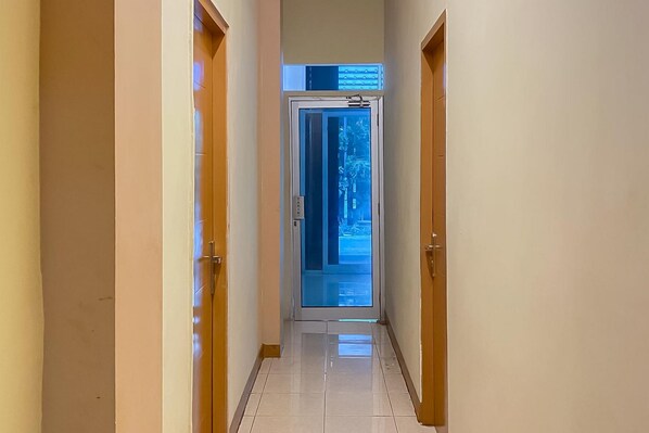 Hallway - RedDoorz @ Jalan Morotai Lampung (Bandar Lampung)