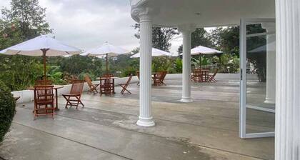 RedDoorz Plus @ Megamendung Puncak 2