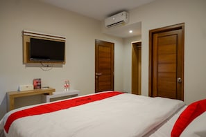 Deluxe Room (Reddoorz) - RedDoorz near Sleman City Hall 2 (Sleman)