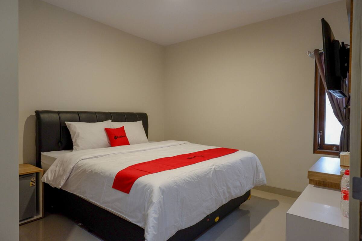 Deluxe Room (Reddoorz)