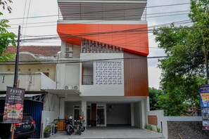 Mặt tiền nơi lưu trú