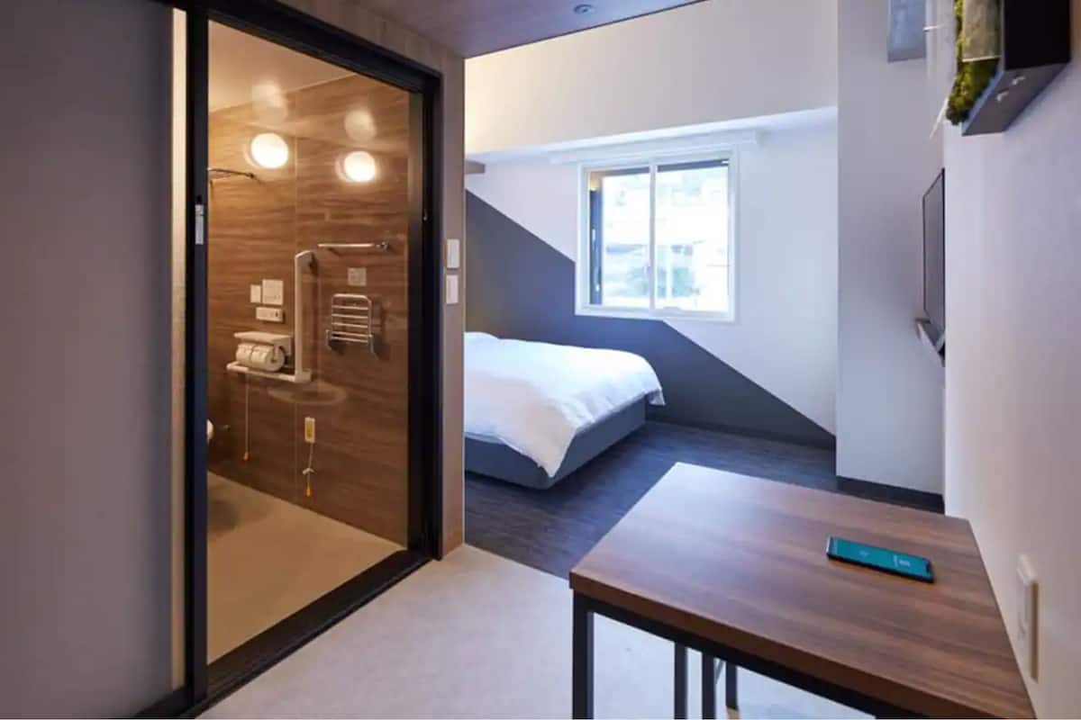 double room, accessible, non smoking | 1 bedroom, desk, free wifi, bed sheets