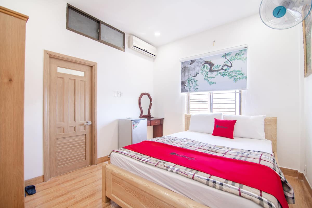 スタンダード ダブルルーム (Reddoorz) | WiFi (無料)