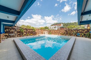 Pool - RedDoorz Premium @ Casa Ghilda Resort Olongapo City (Olongapo)