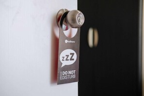 Interior - RedDoorz Plus @ Luzmin BH Lodging House (Oslob)