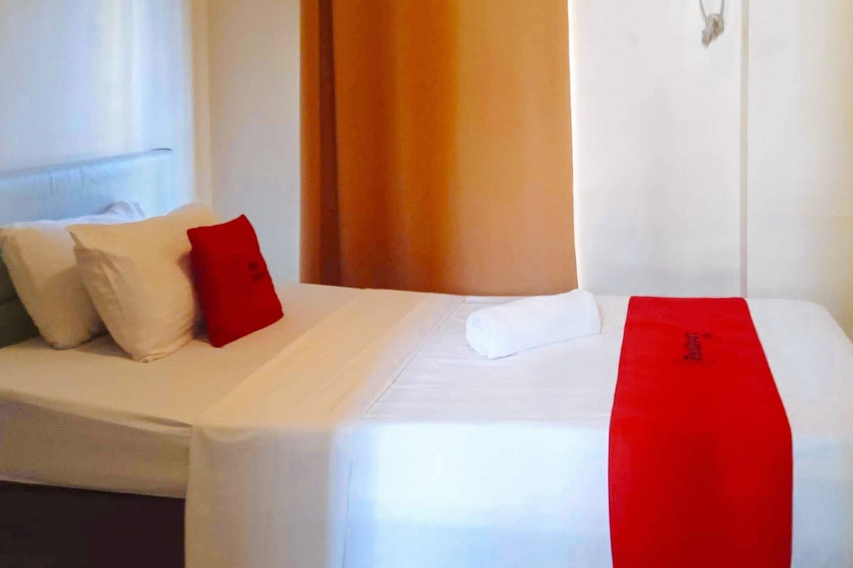 Single Room (Window is not Guaranteed)