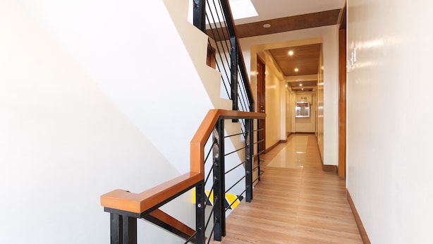 Interior - RedDoorz Plus near Uptown BGC Mall (Taguig)