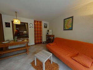 TV - Cozy studio for 4, at the foot of the slopes, Le Grand-Bornand (Le Grand-Bornand)