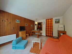 TV - Cozy studio for 4, at the foot of the slopes, Le Grand-Bornand (Le Grand-Bornand)