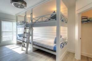 3 Schlafzimmer, Bügeleisen/Bügelbrett, Reisekinderbett, kostenloses WLAN