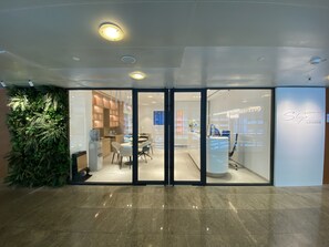 Property entrance - Sleep Lounge Terminal D - Hostel (Khimki)