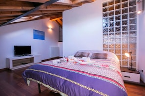 Familienapartment, Mehrere Schlafzimmer, 2 Bäder, am Strand (Regina Villetta) | 3 Schlafzimmer, Bügeleisen/Bügelbrett, WLAN, Bettwäsche