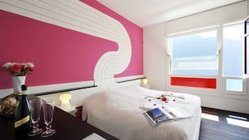 5 habitaciones, tabla de planchar con plancha, wifi y ropa de cama