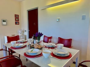 Appartement Lune de Miel, 3 chambres, 2 salles de bains (La Perla Di Sonenga - Giardino) | Salle Ă manger