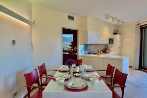 Departamento de luna de miel, varias habitaciones, 2 baños (La Perla Di Sonenga - Giardino) | Servicio a la habitación