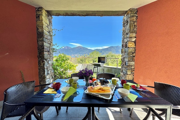 Outdoor dining - La Perla Di Sonenga - Giardino (Menaggio)