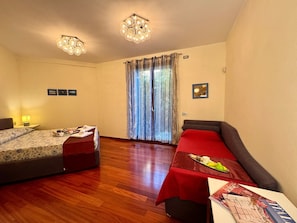 Appartement Lune de Miel, 3 chambres, 2 salles de bains (La Perla Di Sonenga - Giardino)
