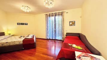 Honeymoon Apartment, Multiple Bedrooms, 2 Bathrooms, Mountainside (La Perla Di Sonenga - Giardino) | 3 bedrooms, free WiFi, bed sheets