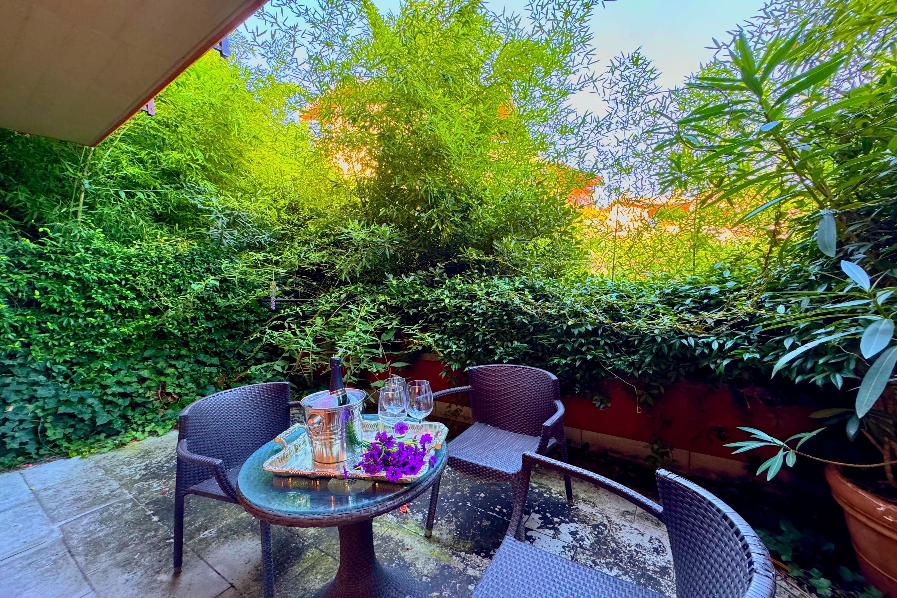 Leilighet – honeymoon, flere soverom, 2 bad, ved fjell (La Perla Di Sonenga - Giardino) | Terrasse/patio