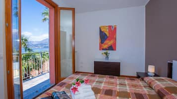 Family Apartment, 2 Bedrooms (Fontana Del Lago Apt. 5) | 1 bedroom, iron/ironing board, bed sheets