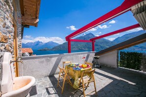 Familie appartement, 1 tweepersoonsbed met slaapbank, uitzicht op gebergte (Belmonte Vista) | Terras