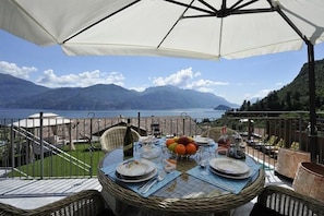 Outdoor dining - Villa Bianca - Grande (Menaggio)
