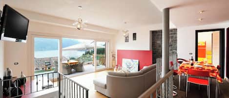 Family Townhome, 3 Bedrooms, Microwave, Mountainside (Villa Bianca - Grande) | Living area | Flat-screen TV, stereo