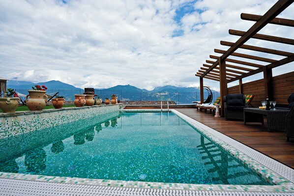 Seasonal outdoor pool - Villa Bianca - Grande (Menaggio)