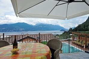 Maison mitoyenne Familiale, plusieurs chambres, côté montagne (Villa Bianca - Grande) | Restauration extérieure