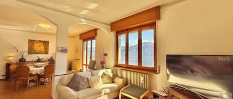 Televisión de pantalla plana, chimenea