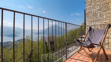 Appartement Familial, plusieurs chambres, côté montagne (Alto Perledo Terrazzo) | Balcon