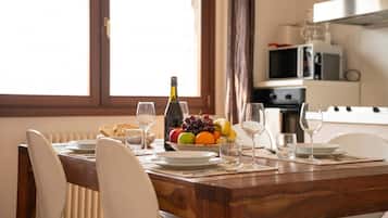 Family Apartment, Multiple Bedrooms, Mountainside (Alto Perledo Terrazzo) | Dining