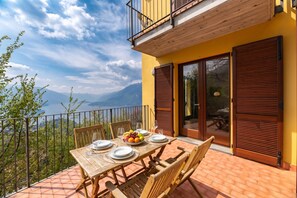 Family Apartment, Multiple Bedrooms, Mountainside (Alto Perledo Terrazzo) | Outdoor dining - Alto Perledo Terrazzo (Perledo)