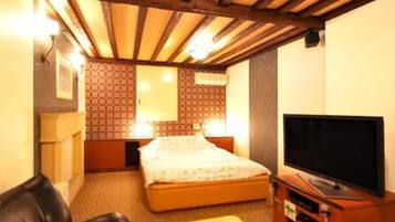 Soundproofing, free WiFi, bed sheets